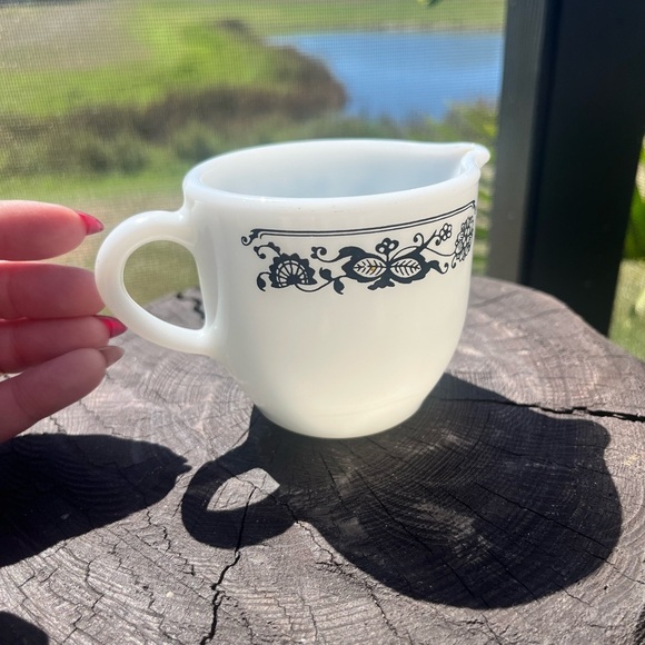 Corelle Corning Pyrex Glass Old Town Blue Onion Creamer 5 ounce Vintage USA - Picture 9 of 10